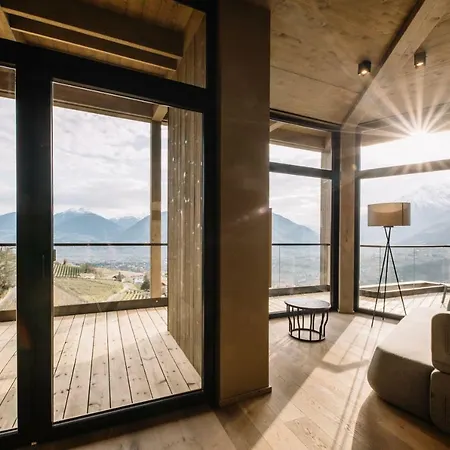 Aparthotel Panoramic Winzerhöhe 4*