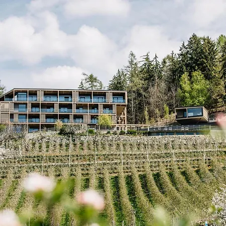 Panoramic Winzerhöhe Aparthotel 4*