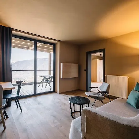 Panoramic Winzerhöhe Aparthotel 4*